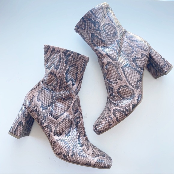 STEVE MADDEN Harli Snakeskin Faux Leather Block Heel Ankle Boots NEW 90’s - Picture 4 of 10